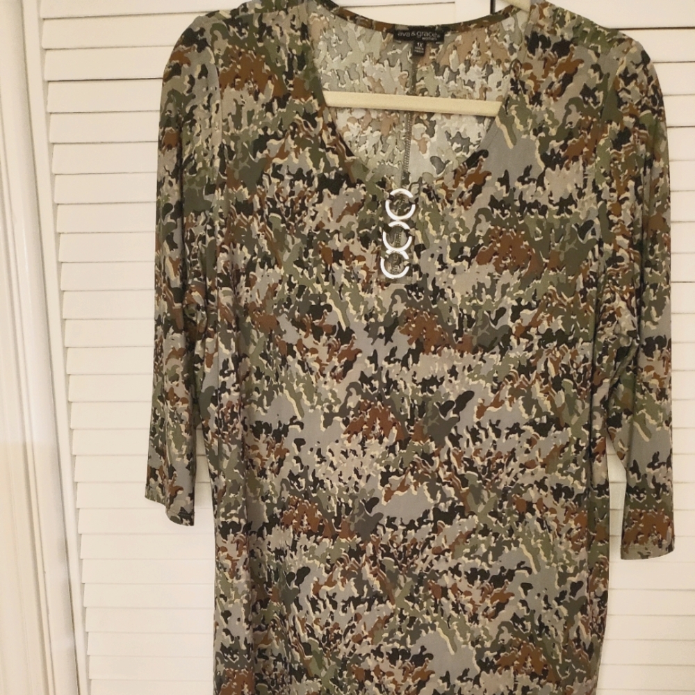 Woman's tunic top